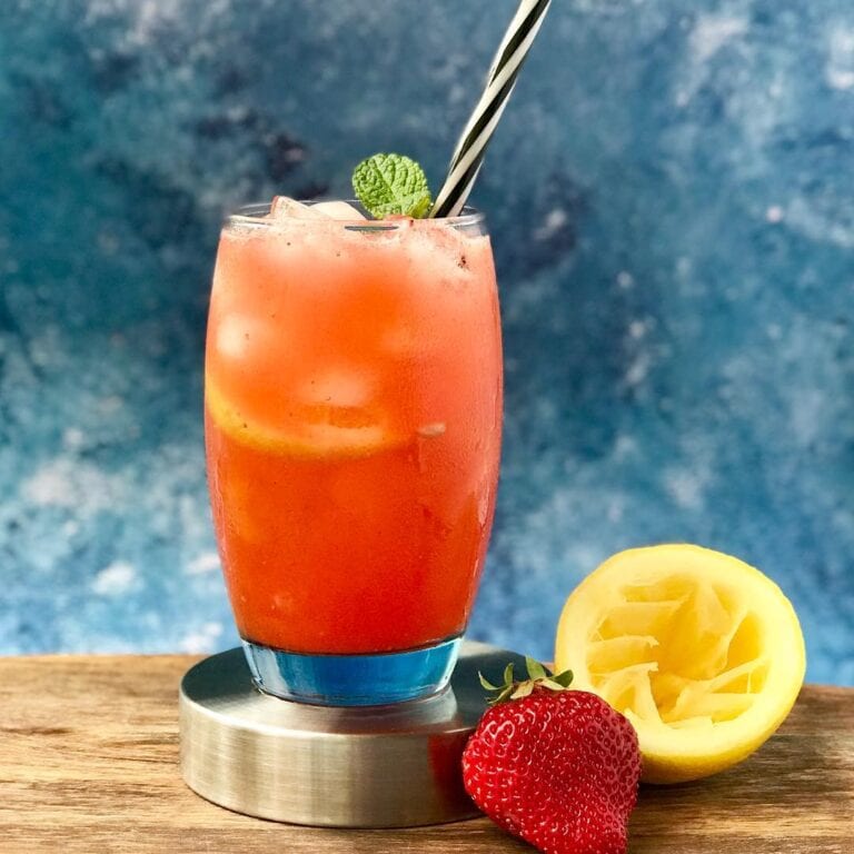 summer strawberry lemonade